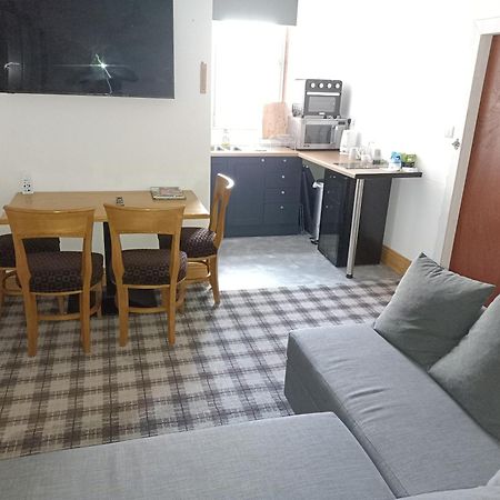 The Townhouse Accommodation ดัมฟรีส์ ภายนอก รูปภาพ