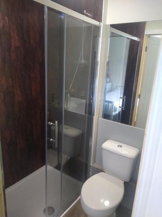 The Townhouse Accommodation ดัมฟรีส์ ภายนอก รูปภาพ