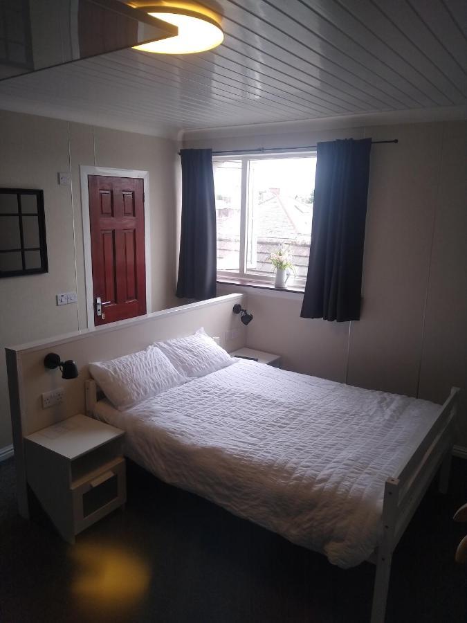 The Townhouse Accommodation ดัมฟรีส์ ภายนอก รูปภาพ