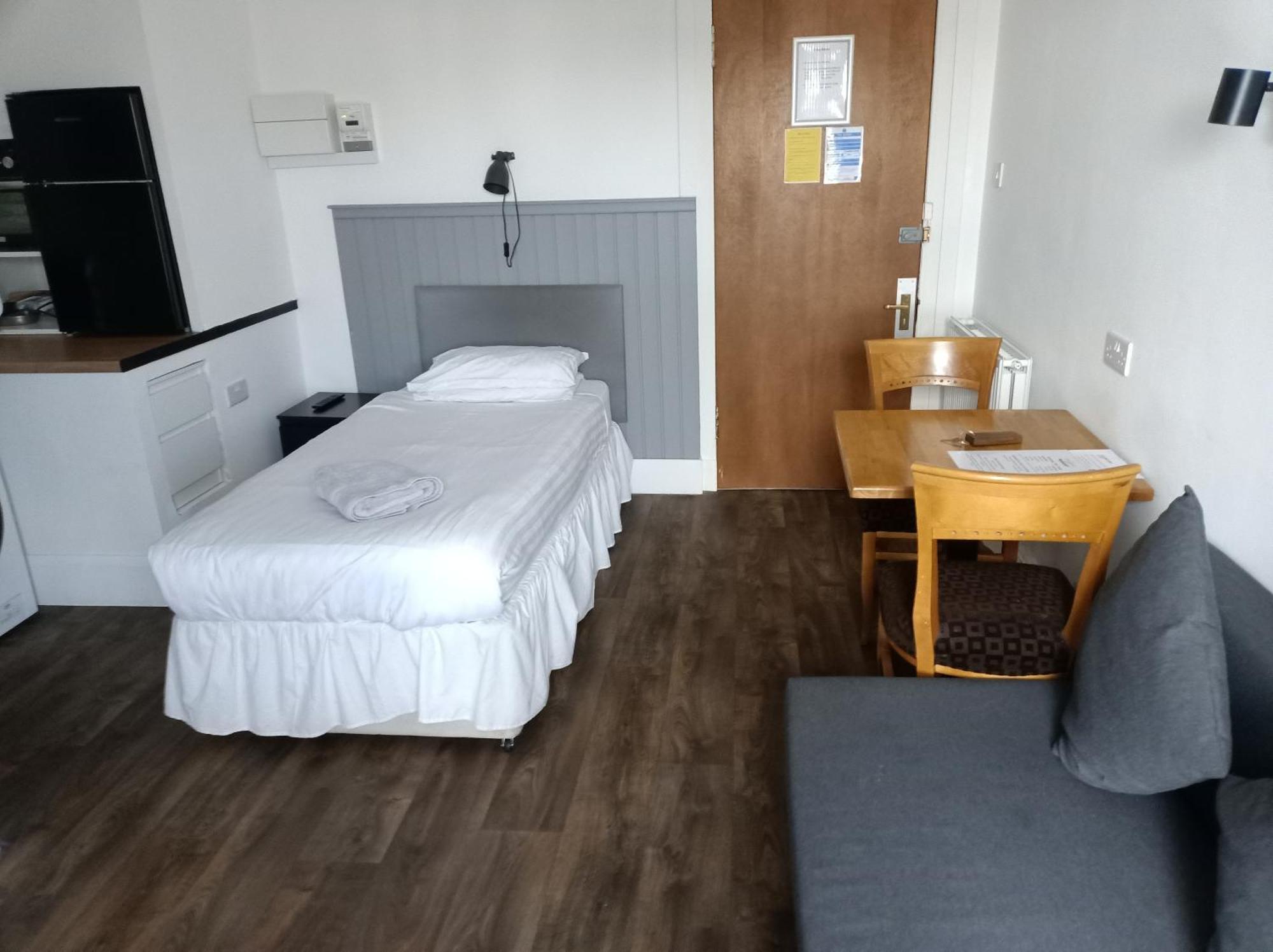 The Townhouse Accommodation ดัมฟรีส์ ภายนอก รูปภาพ