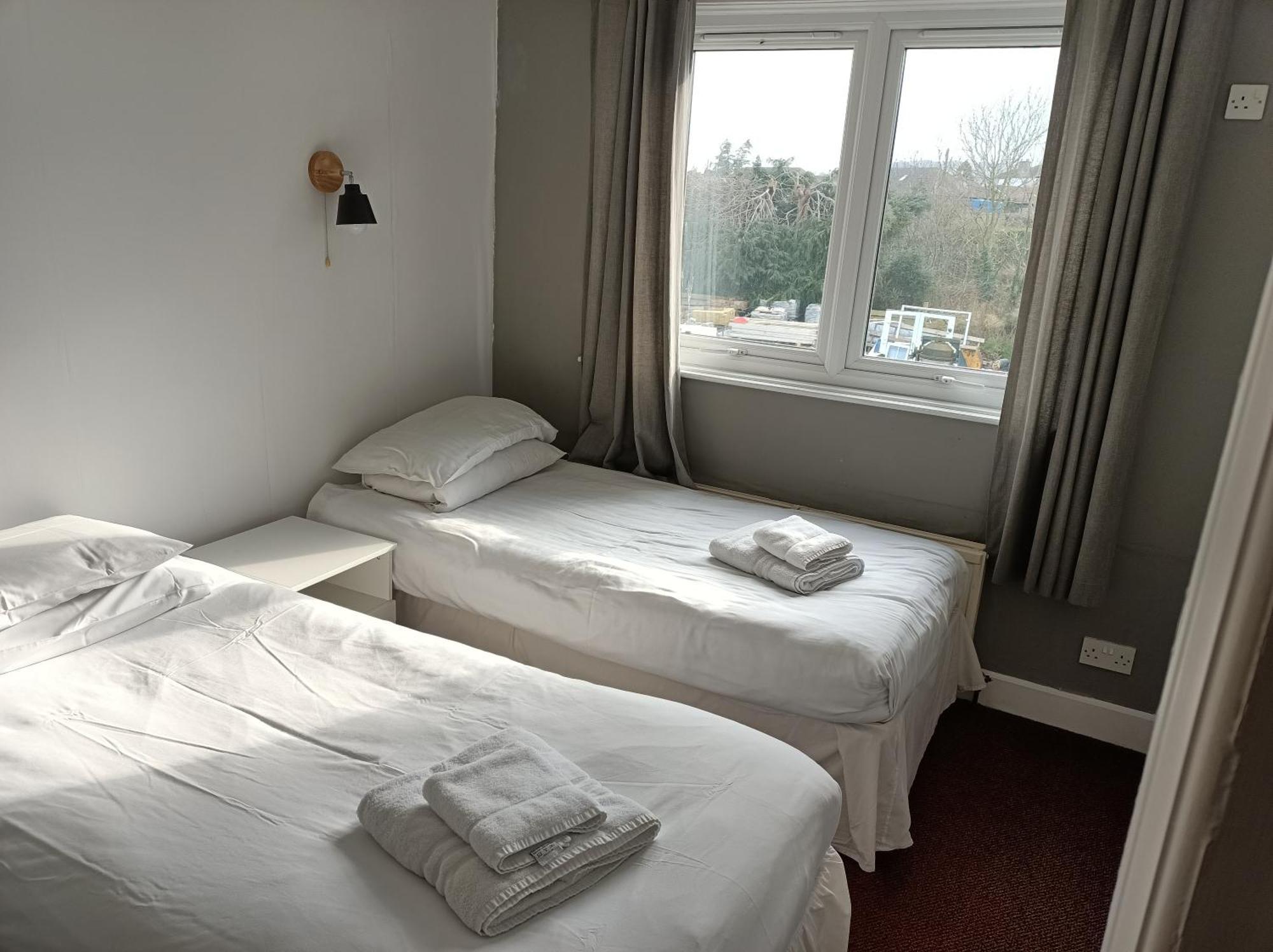 The Townhouse Accommodation ดัมฟรีส์ ภายนอก รูปภาพ