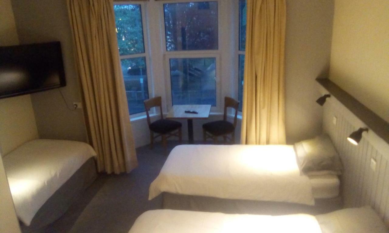 The Townhouse Accommodation ดัมฟรีส์ ภายนอก รูปภาพ