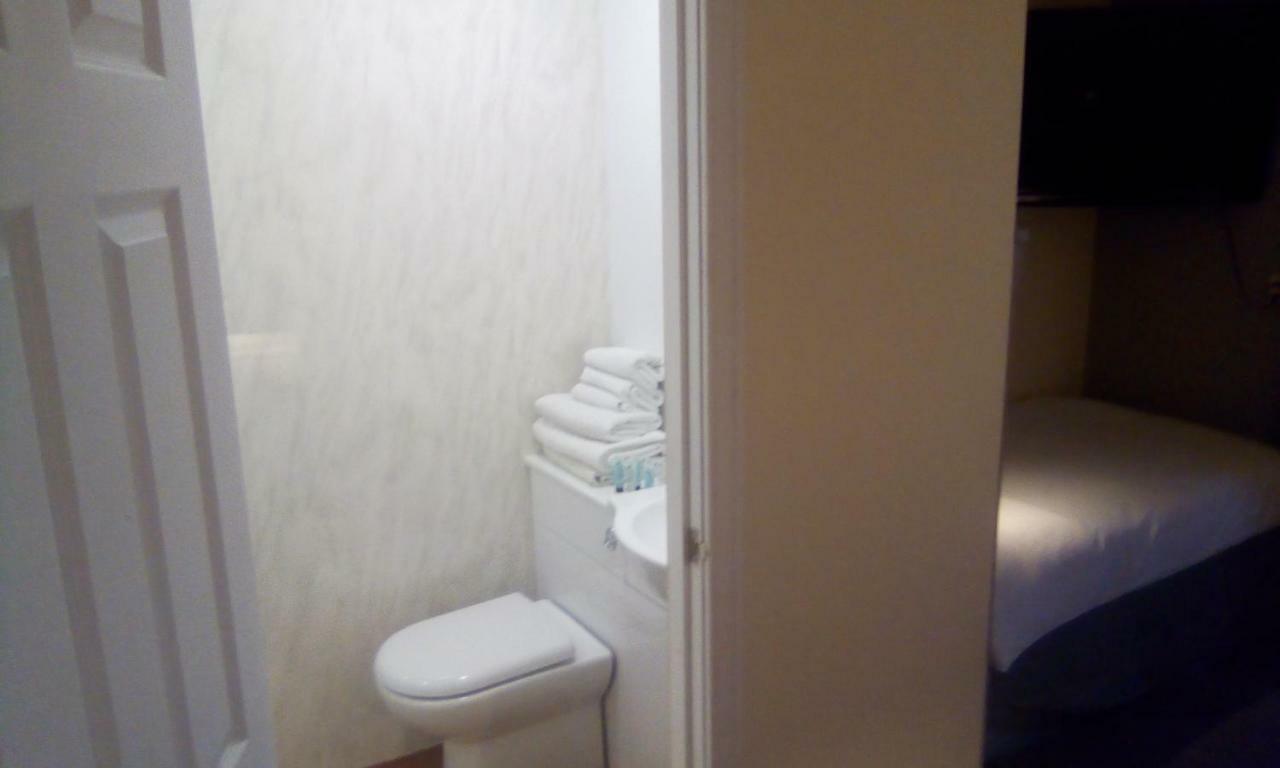 The Townhouse Accommodation ดัมฟรีส์ ภายนอก รูปภาพ